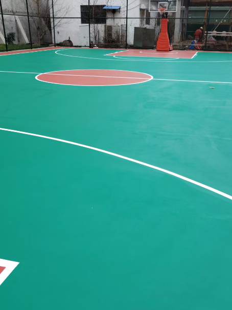 岷县 球场长期使用易出现地面开裂